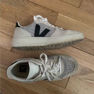 Veja V-10 Flannel size 38